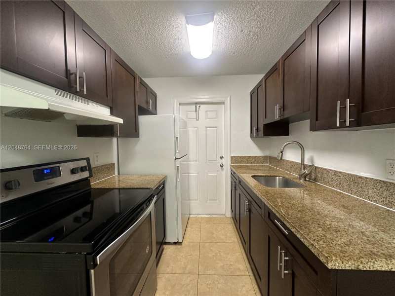 2900 NE 17th Ave # 109, Pompano Beach FL 33064