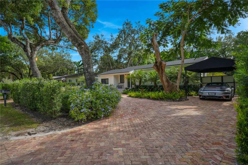 7521 SW 63rd Ct, South Miami FL 33143