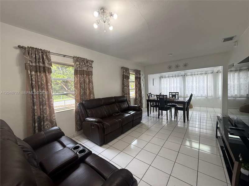 4470 W 1st Ave, Hialeah FL 33012