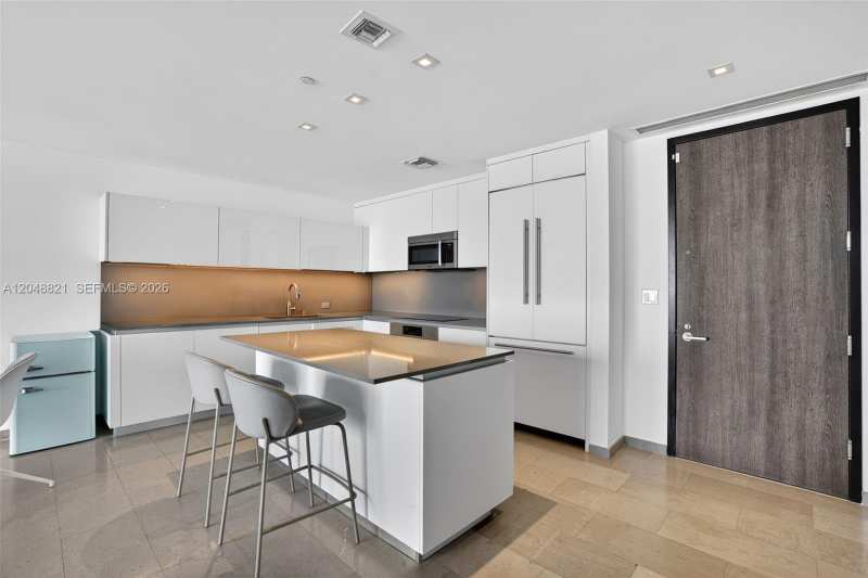 68 SE 6th St # 3710, Miami FL 33131