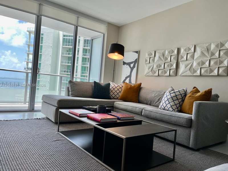 1300 Brickell Bay Dr # 2208, Miami FL 33131