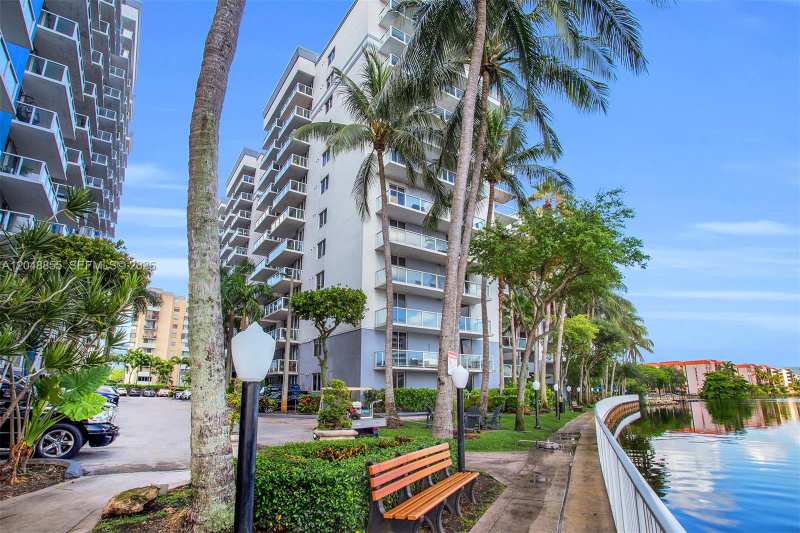5091 NW 7th St # 11, Miami FL 33126
