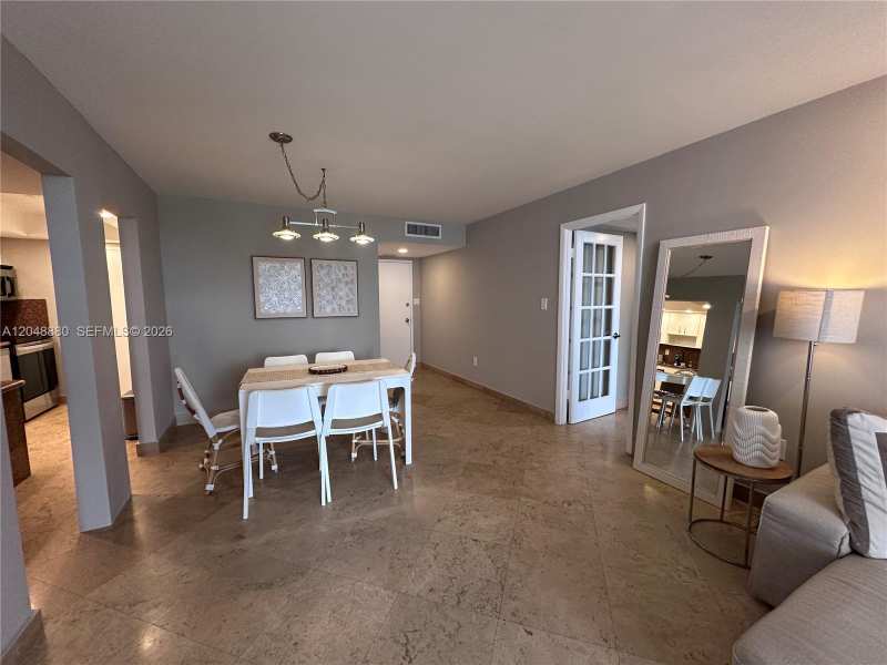 18021 Biscayne Blvd # 702, Aventura FL 33160
