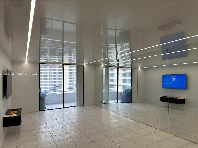 600 Three Islands Blvd # 1113, Hallandale Beach FL 33009
