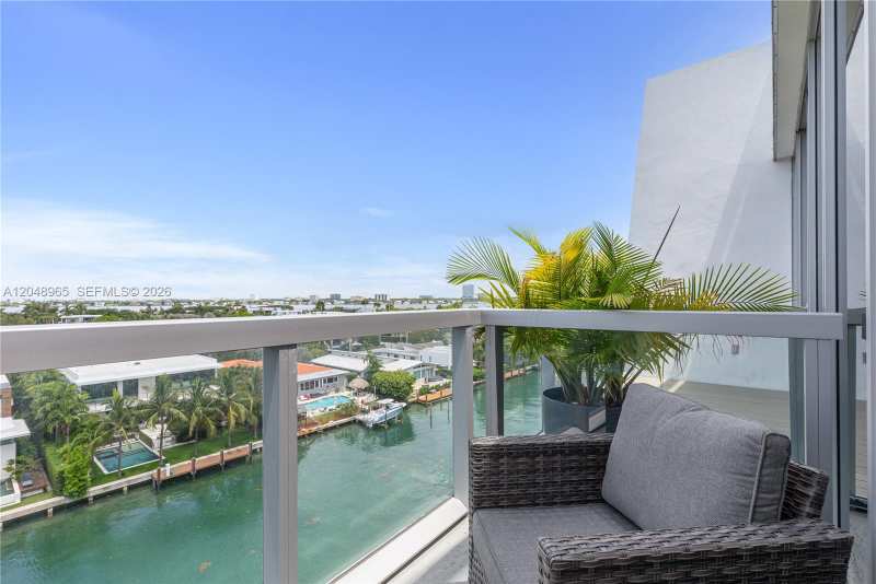 9940 W Bay Harbor Dr, Bay Harbor Islands FL 33154