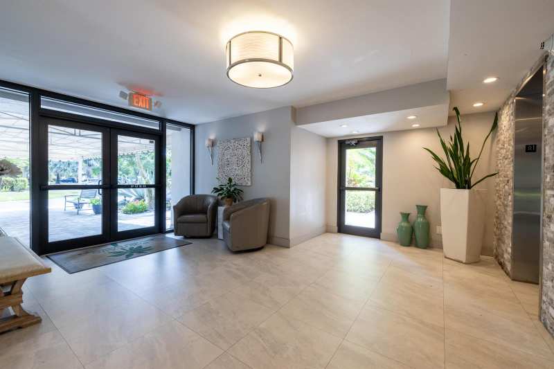 575 Oaks Lane # 708, Pompano Beach FL 33069