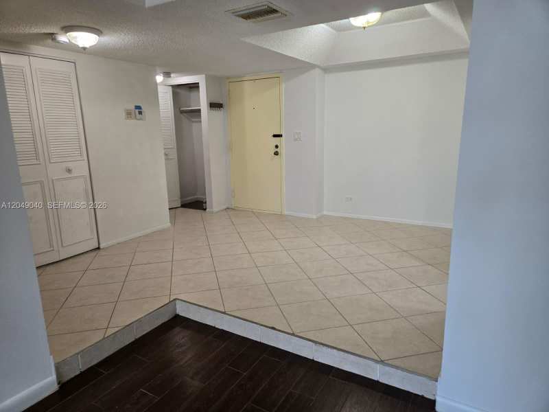 3690 Inverrary Dr # 2Q, Lauderhill FL 33319
