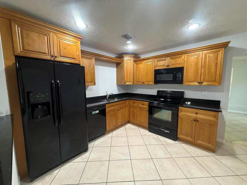 817 S B Street, FL 33460