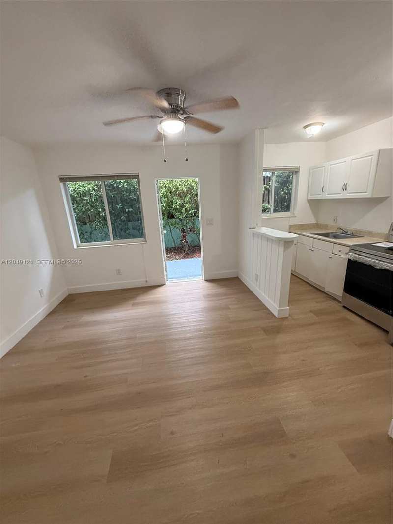 469 SW 3rd St # 4, Miami FL 33130