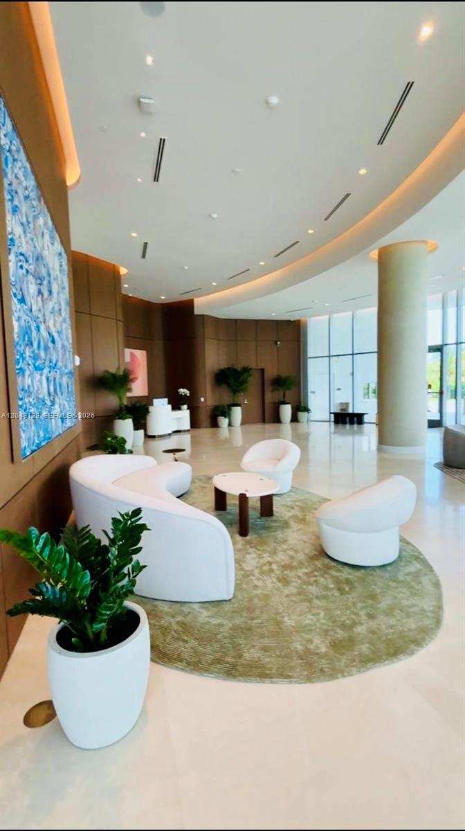 2411 Laguna Circle North # 1411, Miami FL 33181