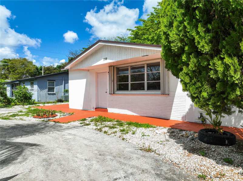 15611 SW 296th St, Homestead FL 33033