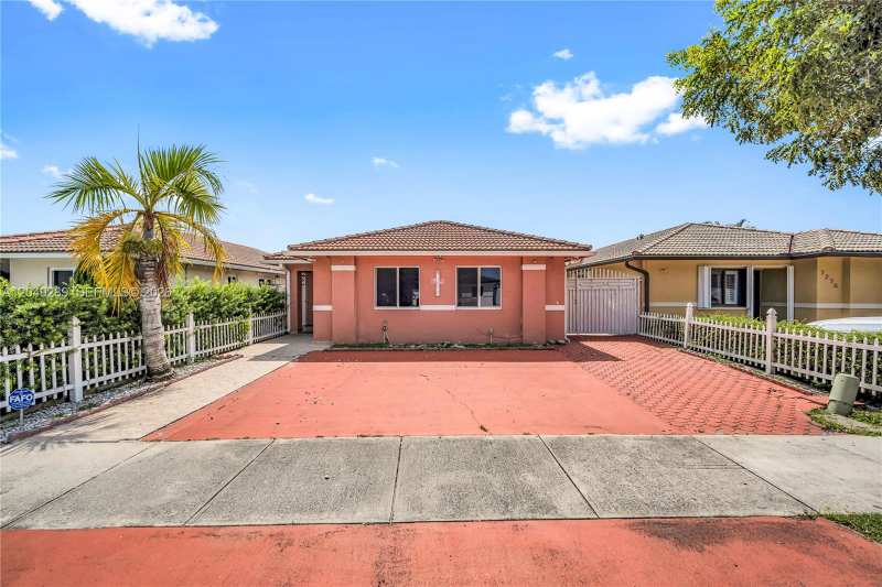 7256 W 34th Ln, Hialeah FL 33018