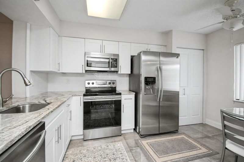 7351 Kinghurst Drive # 301, Delray Beach FL 33446
