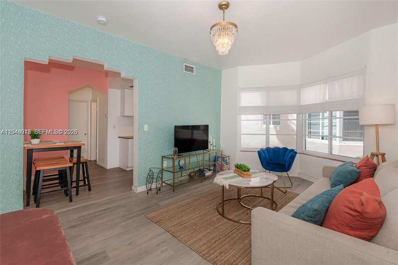 530 15th St # 104, Miami Beach FL 33139