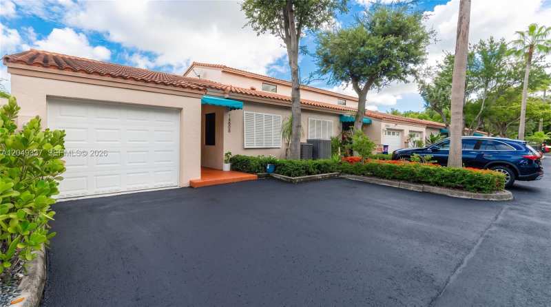 14808 Balgowan Rd, Miami Lakes FL 33016