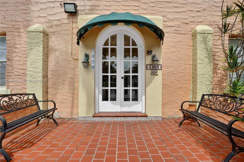 3409 S Le Jeune Rd # 9, Coral Gables FL 33134