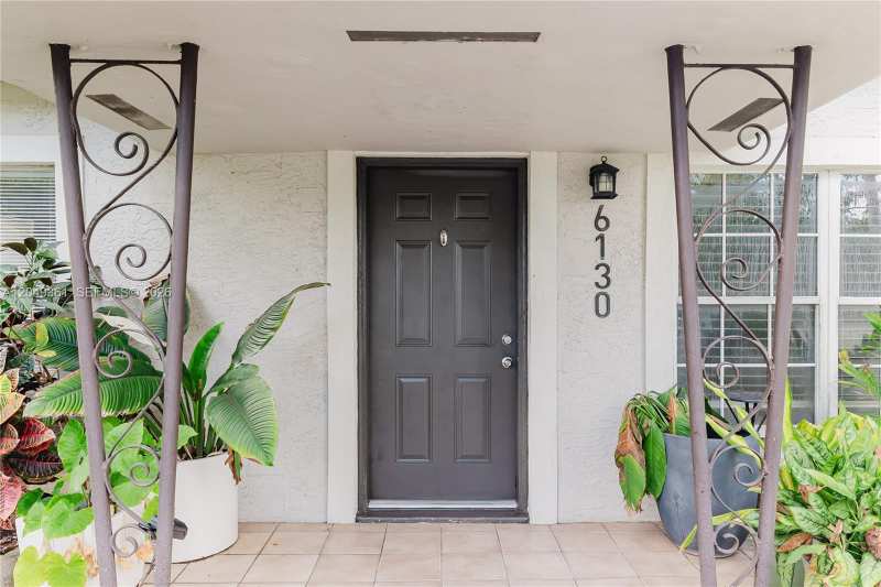6130 Flagler St, Hollywood FL 33023
