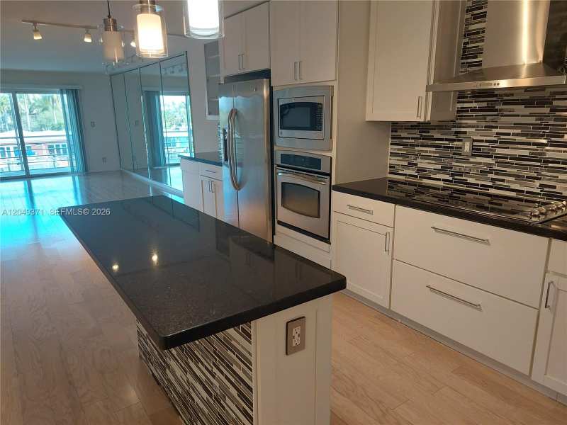 SOUTHAMPTON CONDO