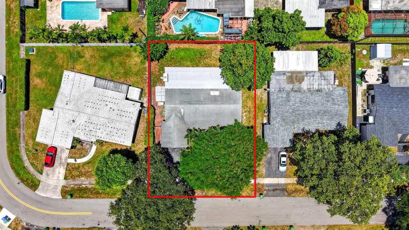 7151 SW 5th Court, Pembroke Pines FL 33023