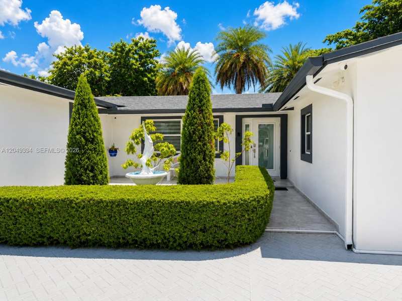 9675 SW 19th St, Miami FL 33165