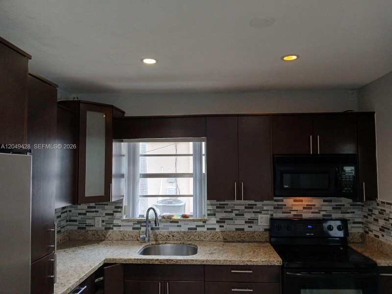 2111 N 57th Terrace, Hollywood FL 33021