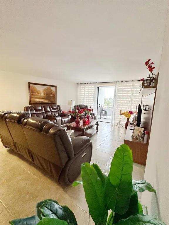 13953 Kendale Lakes Cir # 410B, Miami FL 33183