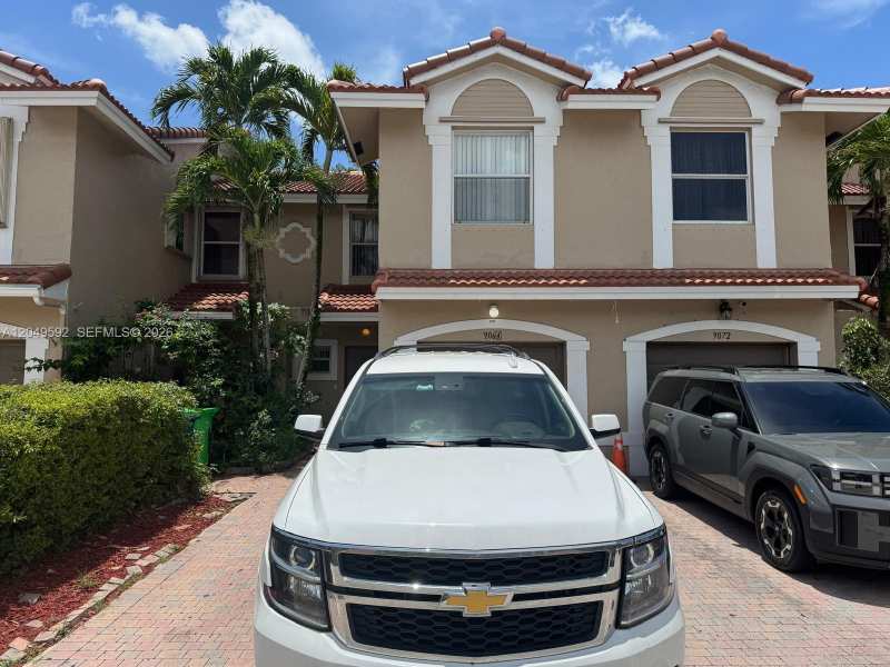 9064 NW 54th St # 9064, Sunrise FL 33351