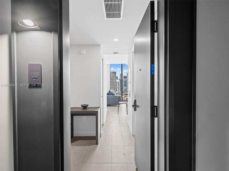 121 NE 5th St # 3703, Miami FL 33132