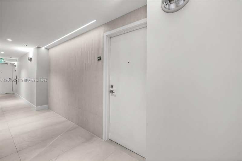 2457 Collins Ave # 307, Miami Beach FL 33140