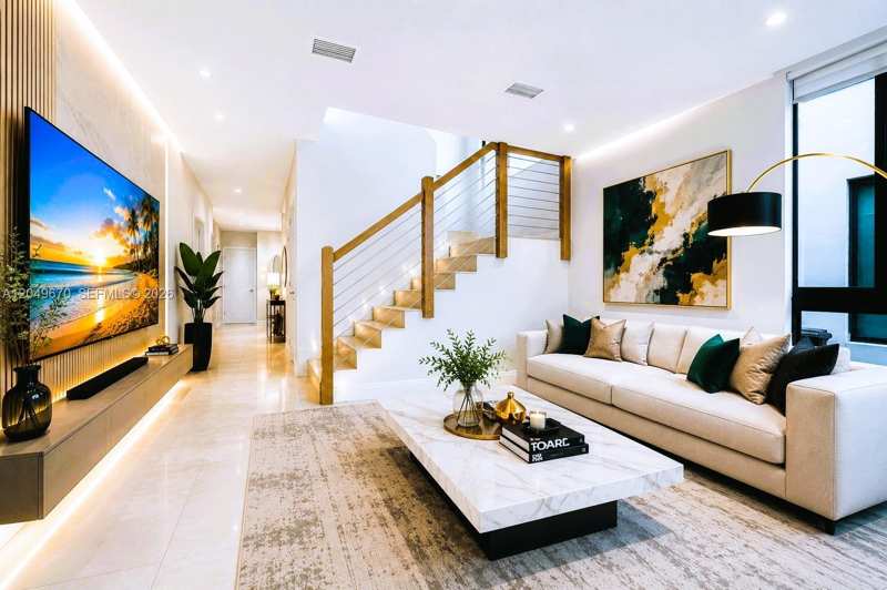 4390 E 10th Ave # 4390, Hialeah FL 33013