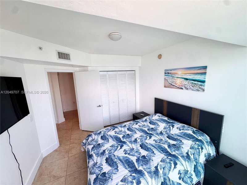 41 SE 5th St # 1917, Miami FL 33131