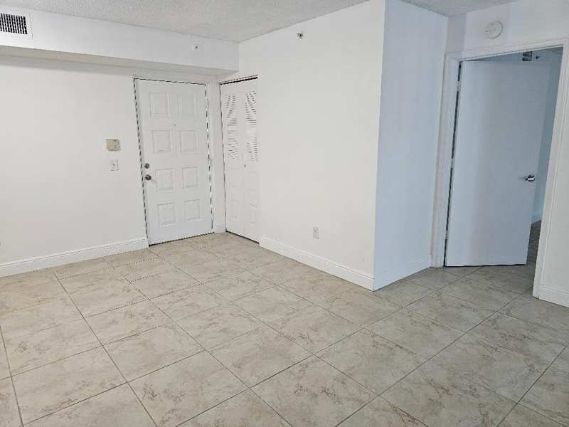 460 S Park Road # 207, Hollywood FL 33021