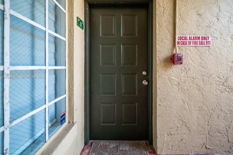 18308 NW 68th Ave # B, Hialeah FL 33015