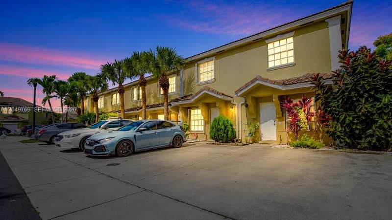 340 SW 121st Ter # 340, Pembroke Pines FL 33025