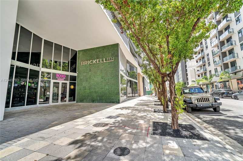 1010 SW 2nd Ave # 2201, Miami FL 33130