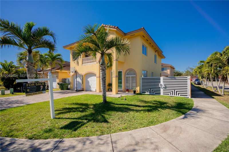 1046 NE 17th Ter, Homestead FL 33033