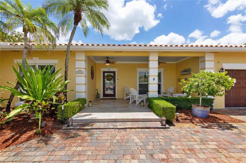 16686 Golfview Drive, Weston FL 33326