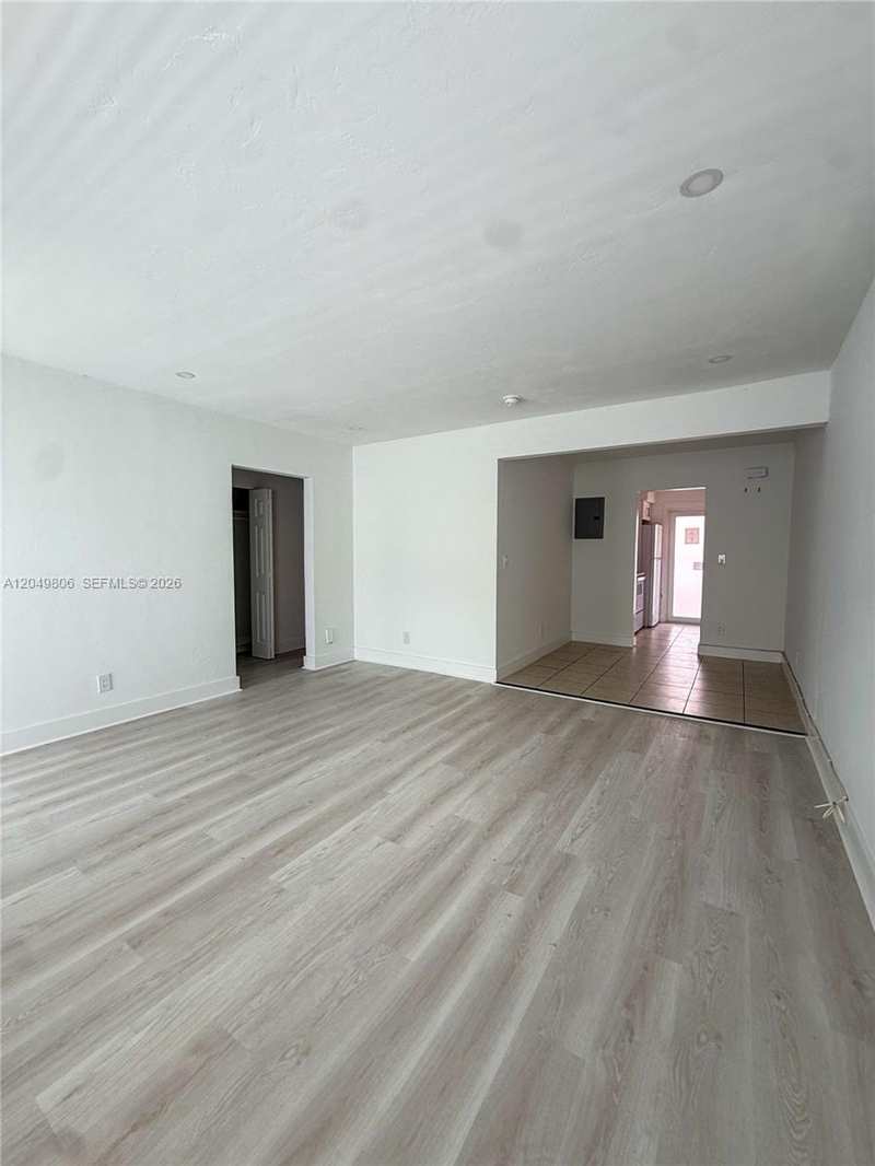 935 Bay Dr # 9, Miami Beach FL 33141