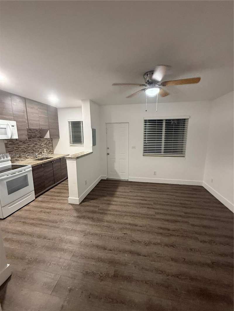 469 SW 3rd St # 9, Miami FL 33130