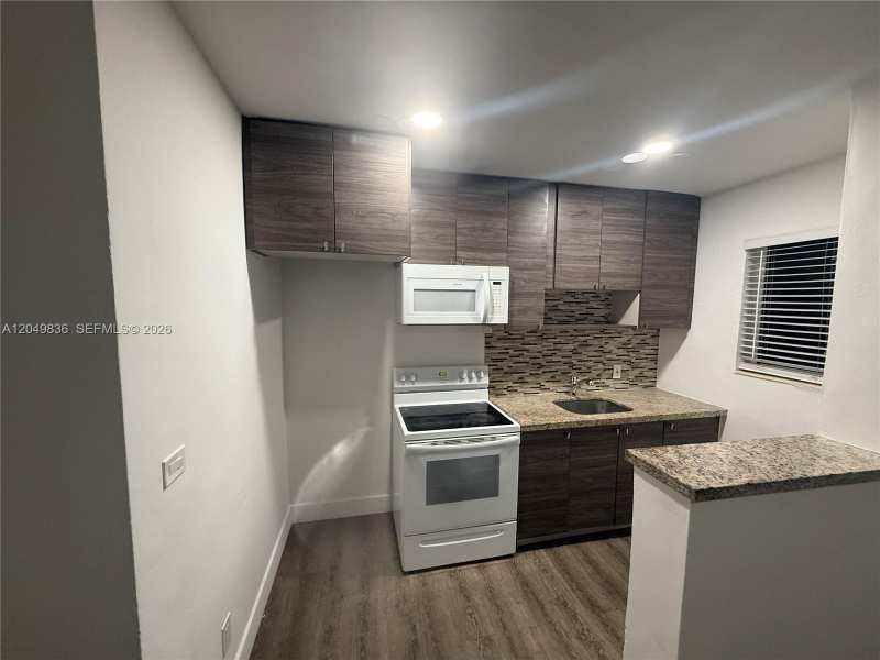 469 SW 3rd St # 9, Miami FL 33130