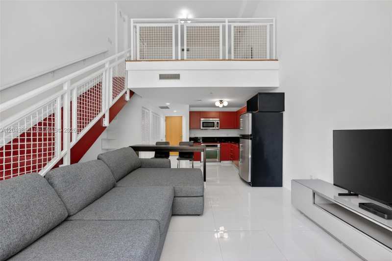 253 NE 2nd St # 424, Miami FL 33132