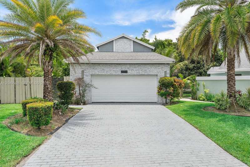 2055 NW 9th St, Delray Beach FL 33445