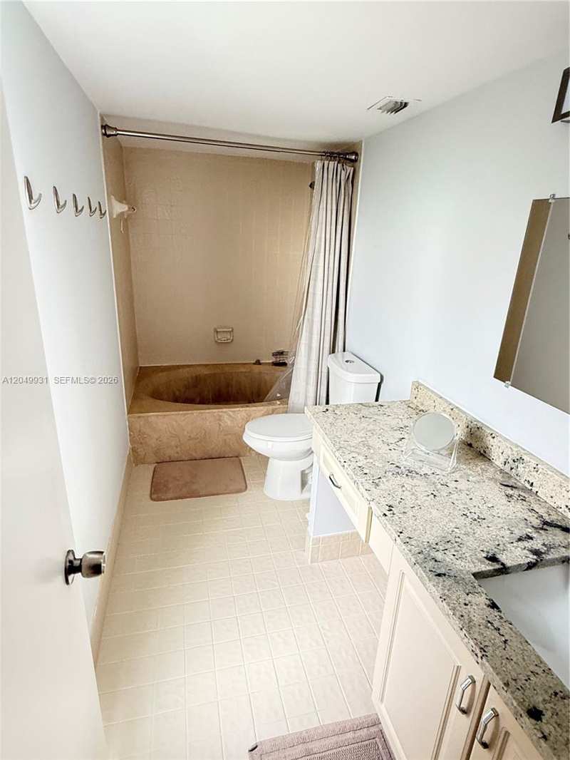 2206 S Cypress Bend Dr # 508, Pompano Beach FL 33069