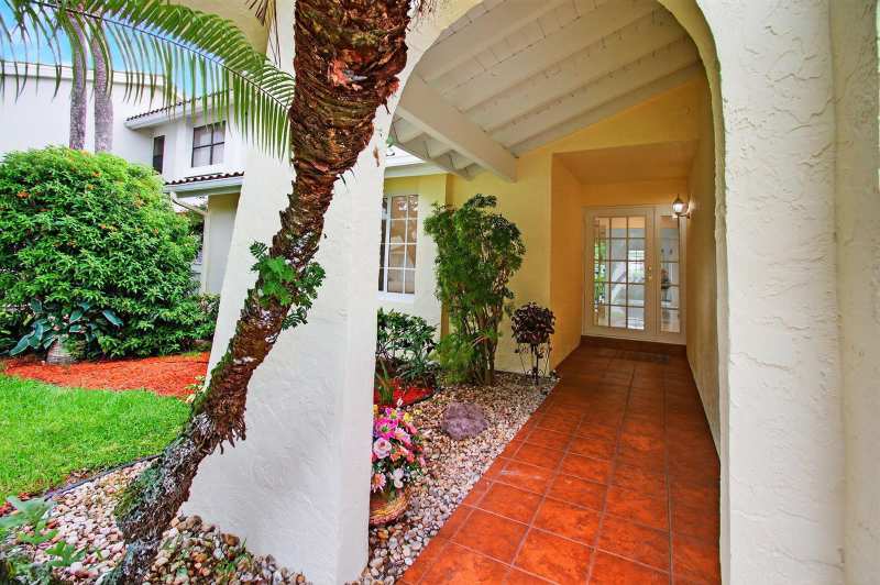 6105 Via Laguna Lane, Boca Raton FL 33433