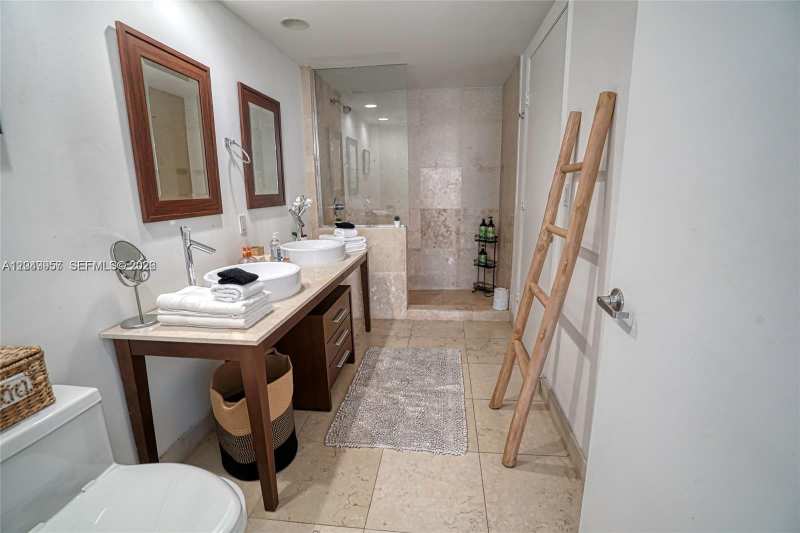 485 Brickell Ave # 1701, Miami FL 33131
