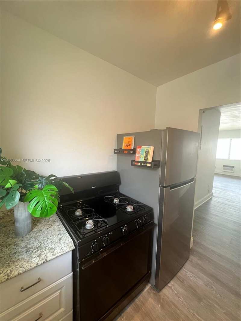 7720 Harding Ave # 9, Miami Beach FL 33141
