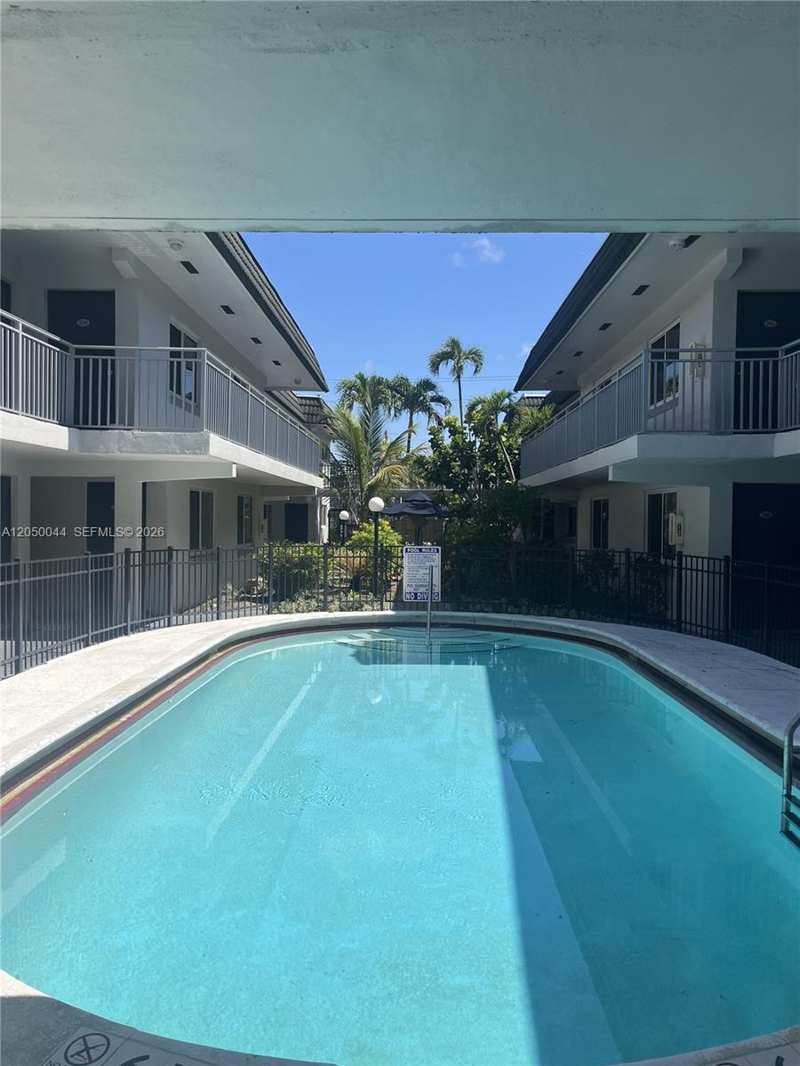 1000 SE 15th St # 205, Fort Lauderdale FL 33316