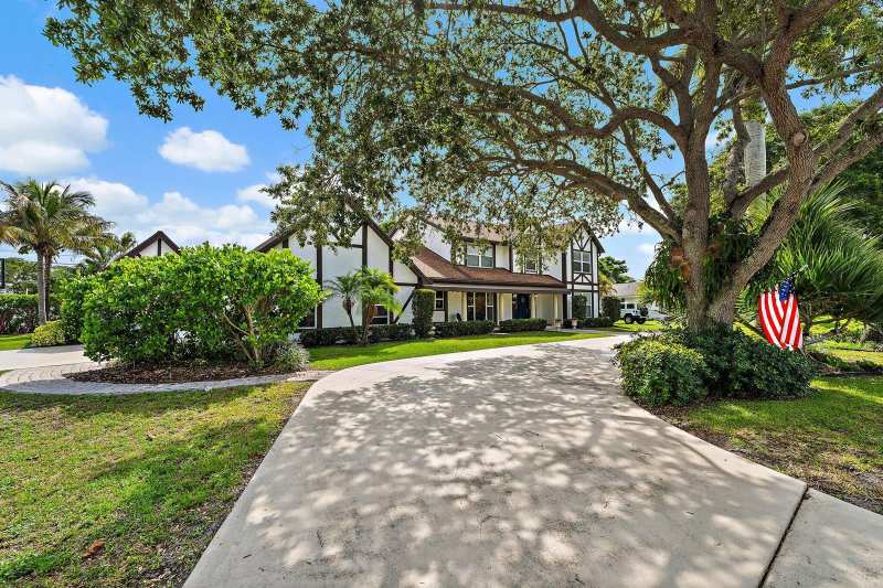 88 River Drive, Tequesta FL 33469