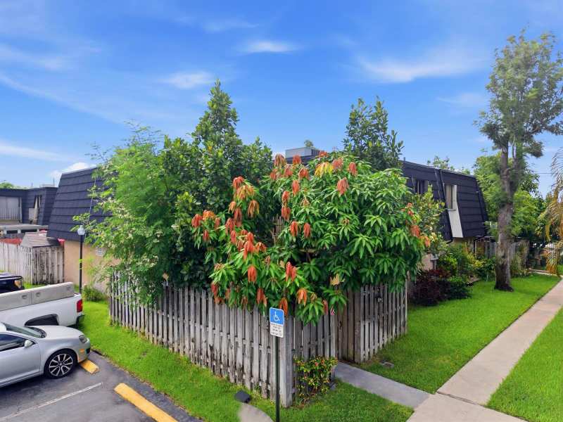 105 Woodland Road, Palm Springs FL 33461