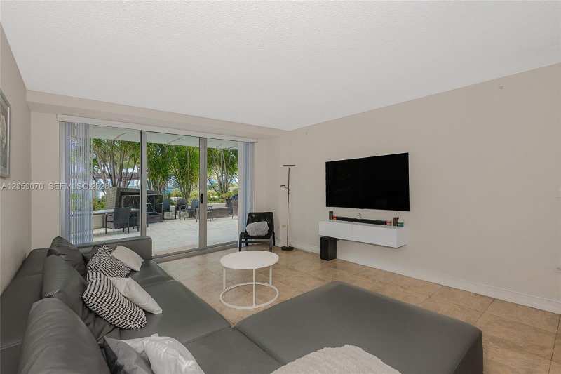 1500 Bay Rd # 116S, Miami Beach FL 33139